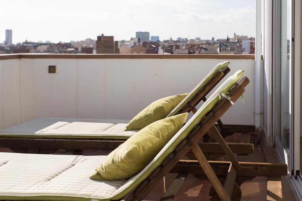 Gaudi Views Apartment Барселона Экстерьер фото