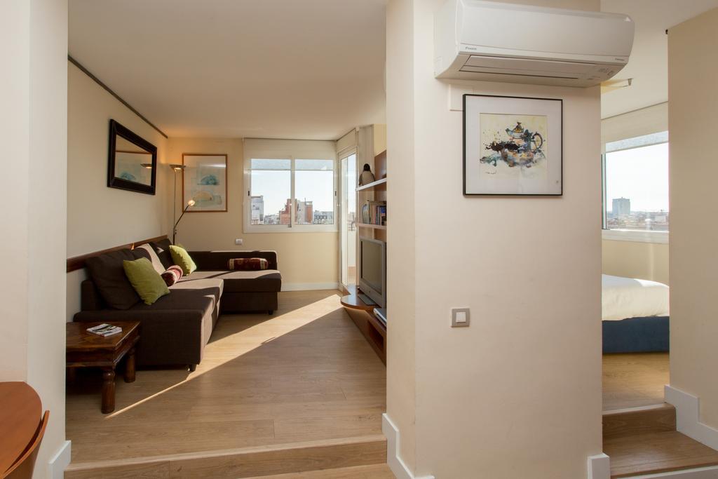 Gaudi Views Apartment Барселона Экстерьер фото