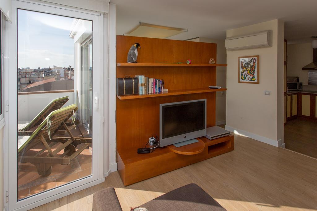 Gaudi Views Apartment Барселона Экстерьер фото